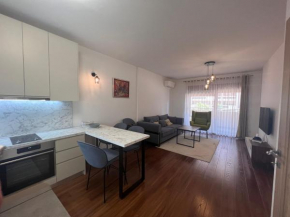 White Homes 1BR/APT•Master Quart